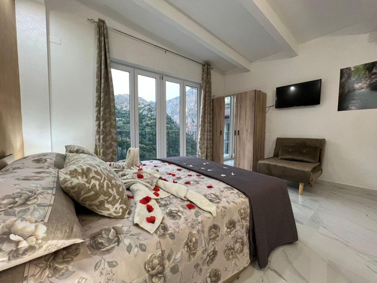 L'Oasi Del Raganello Bed and Breakfast Civita Buitenkant foto